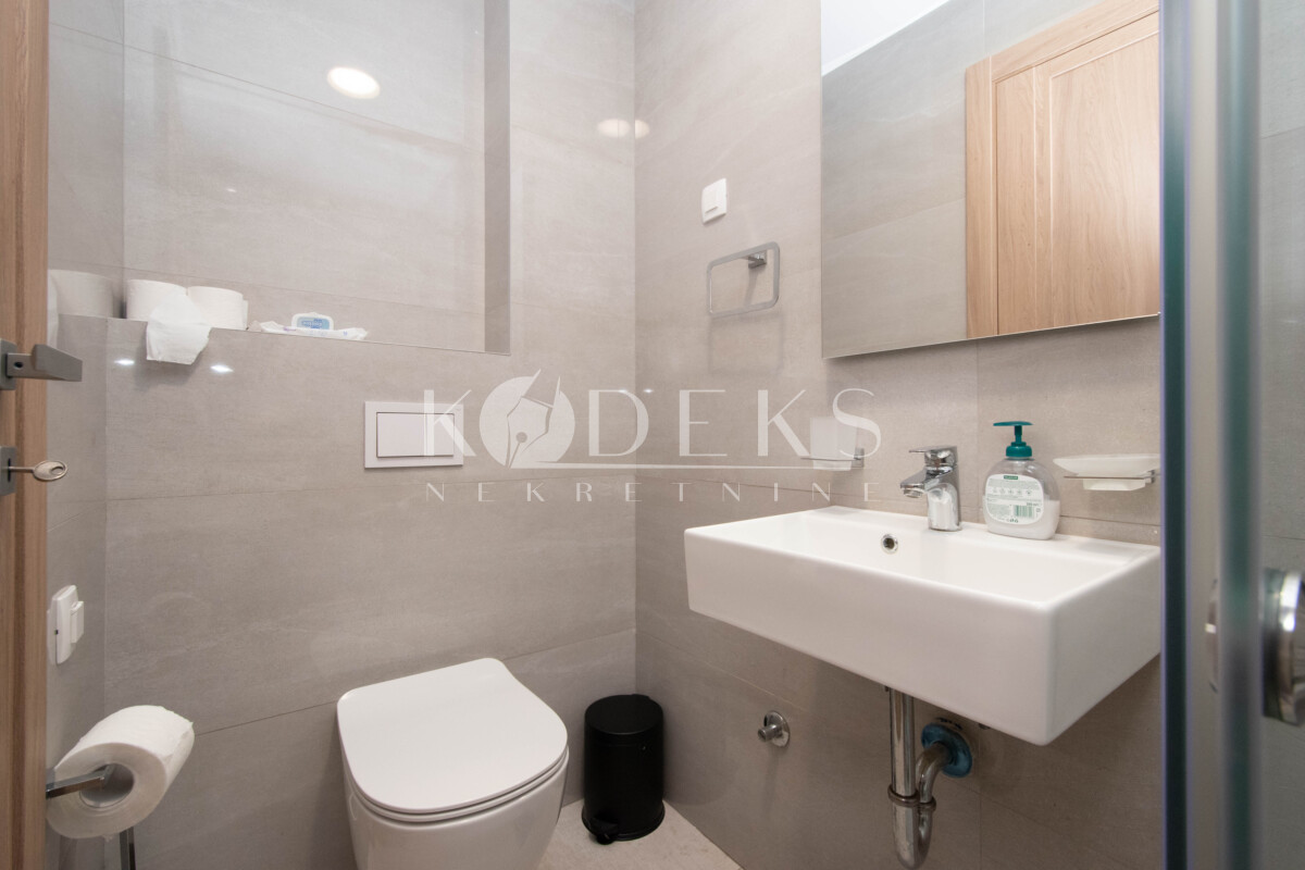 trosoban stan izdavanje three bedroom apartment for rent podgorica master kvart city big fashion-10