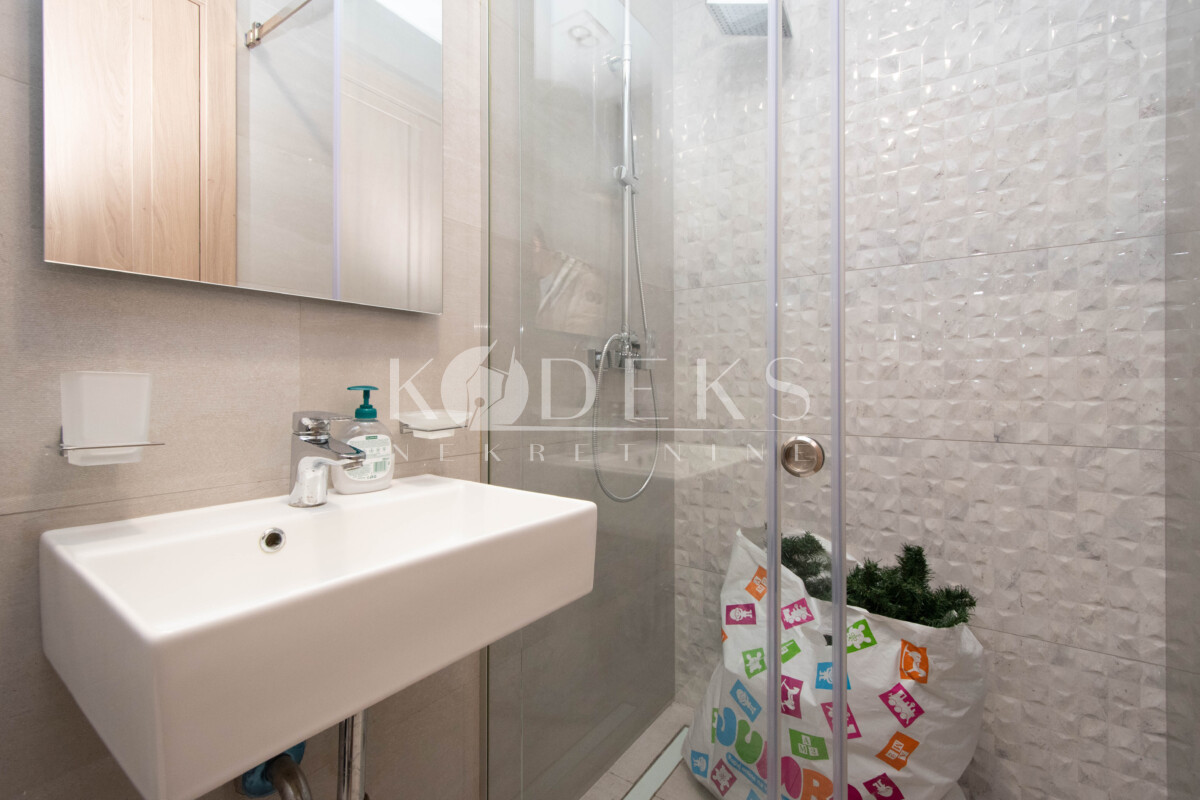 trosoban stan izdavanje three bedroom apartment for rent podgorica master kvart city big fashion-11