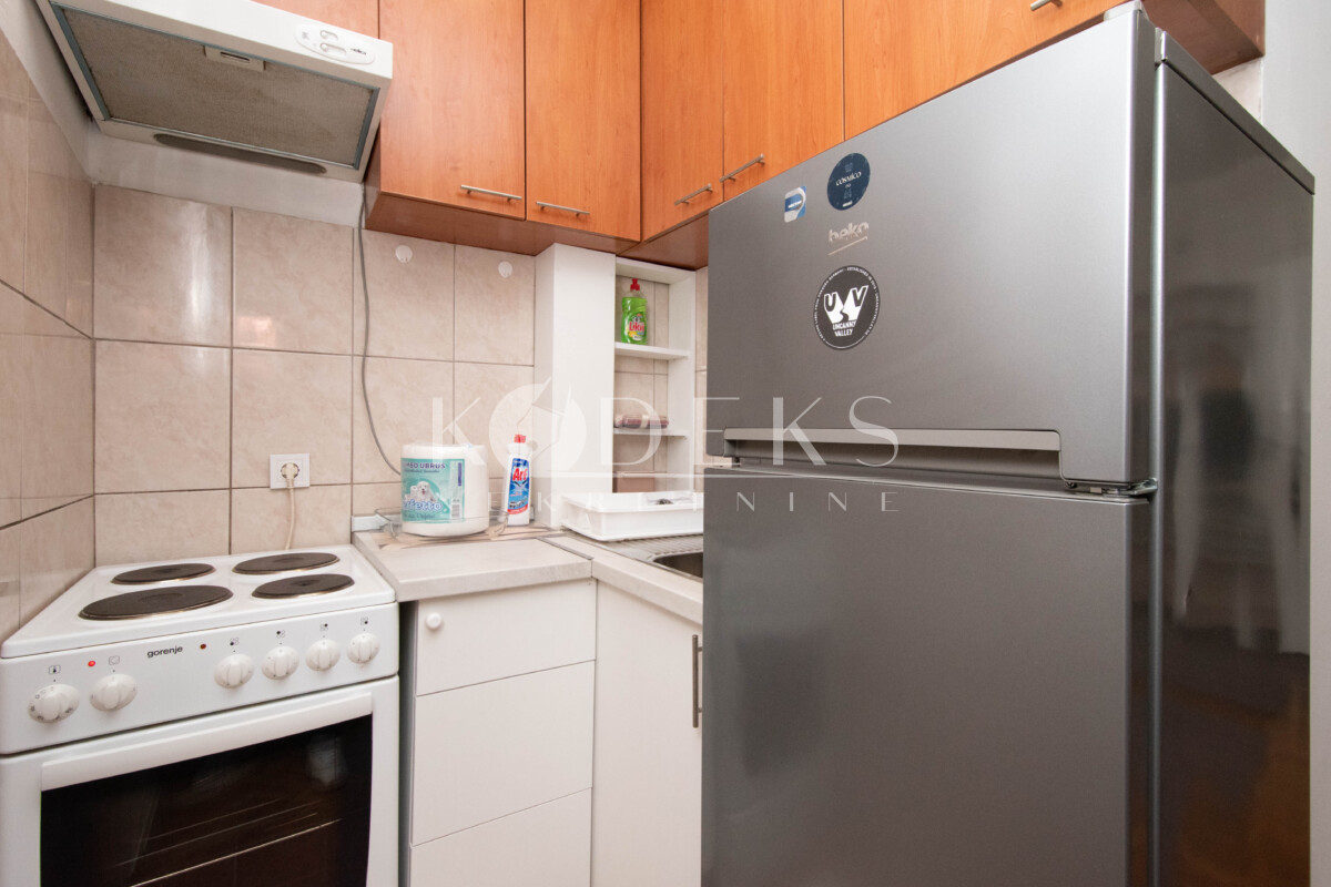 jednosoban stan izdavanje one bedroom apartment for rent podgorica centar city center blok 7 sargarepa-2