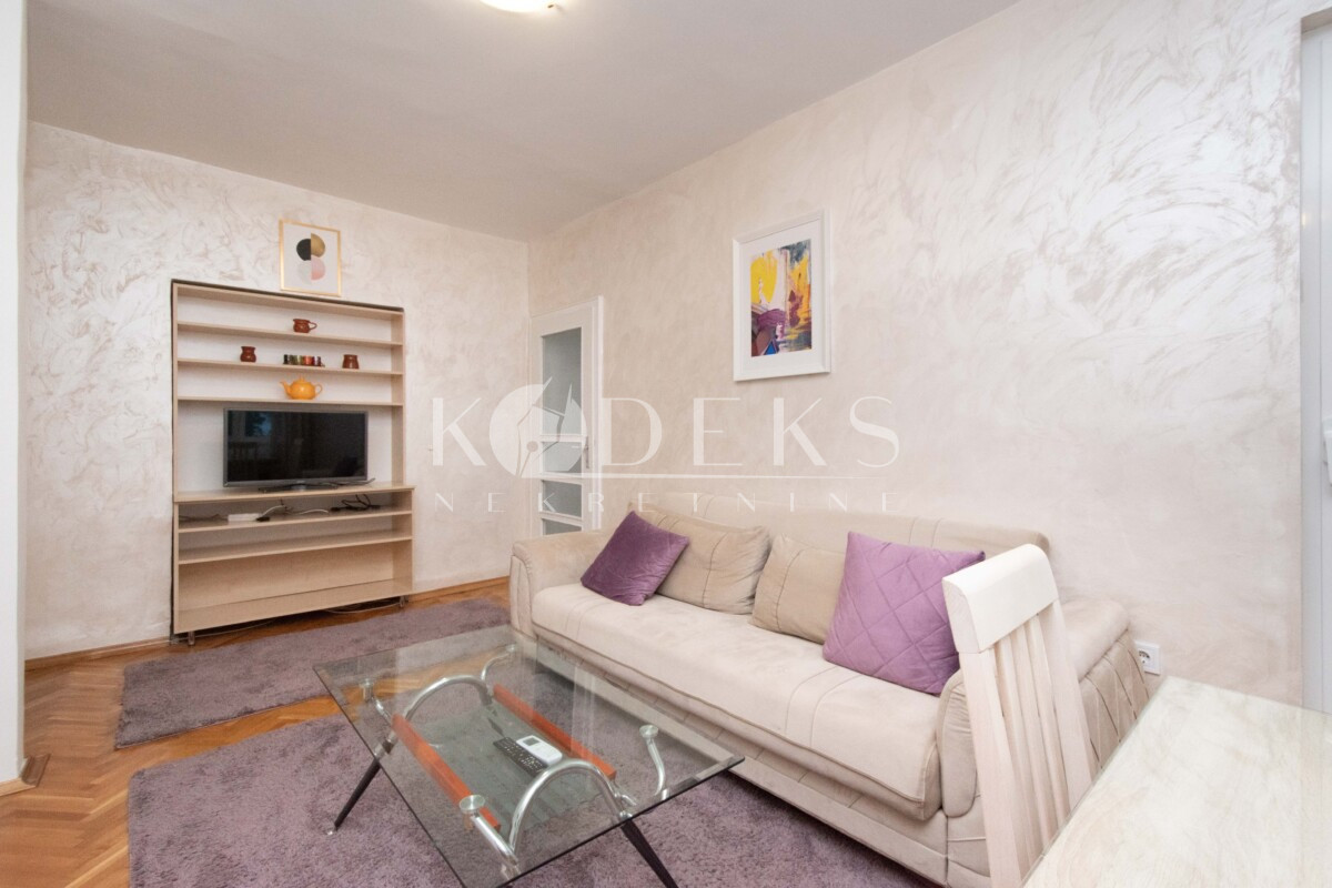 jednosoban stan izdavanje one bedroom apartment for rent podgorica centar city center blok 7 sargarepa-3