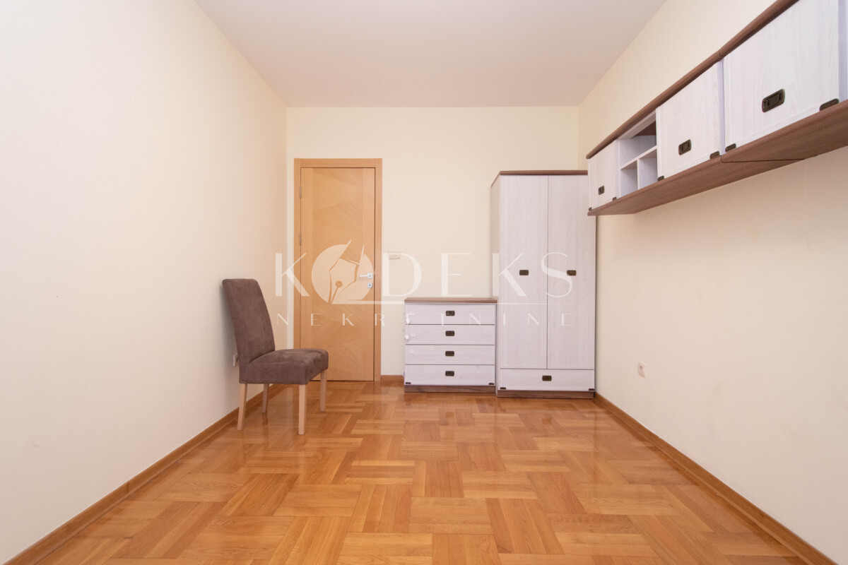 trosoban stan izdavanje mljekara zetagradnja momisici preko morace three bedroom apartment for rent podgorica-13