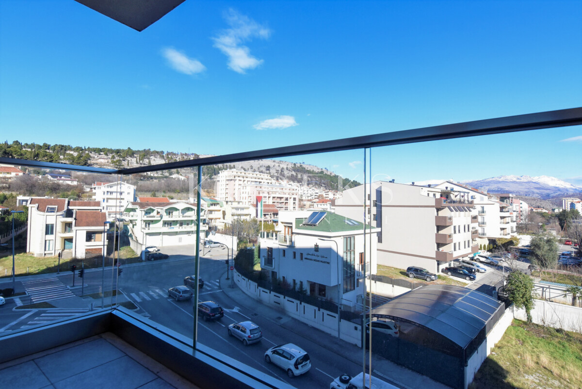 Jednosoban stan izdavanje vezir vezirov most momisici preko morace one bedroom apartment for rent podgorica-6