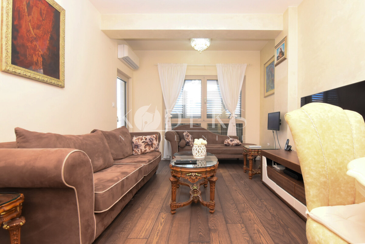 Jednosoban stan izdavanje vezir vezirov most momisici preko morace one bedroom apartment for rent podgorica