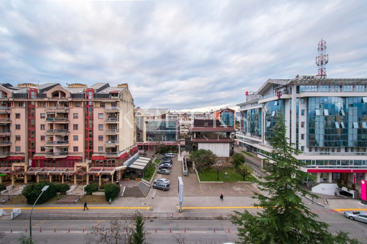 trosoban stan izdavanje preko morace three bedroom apartment for rent novi grad-14