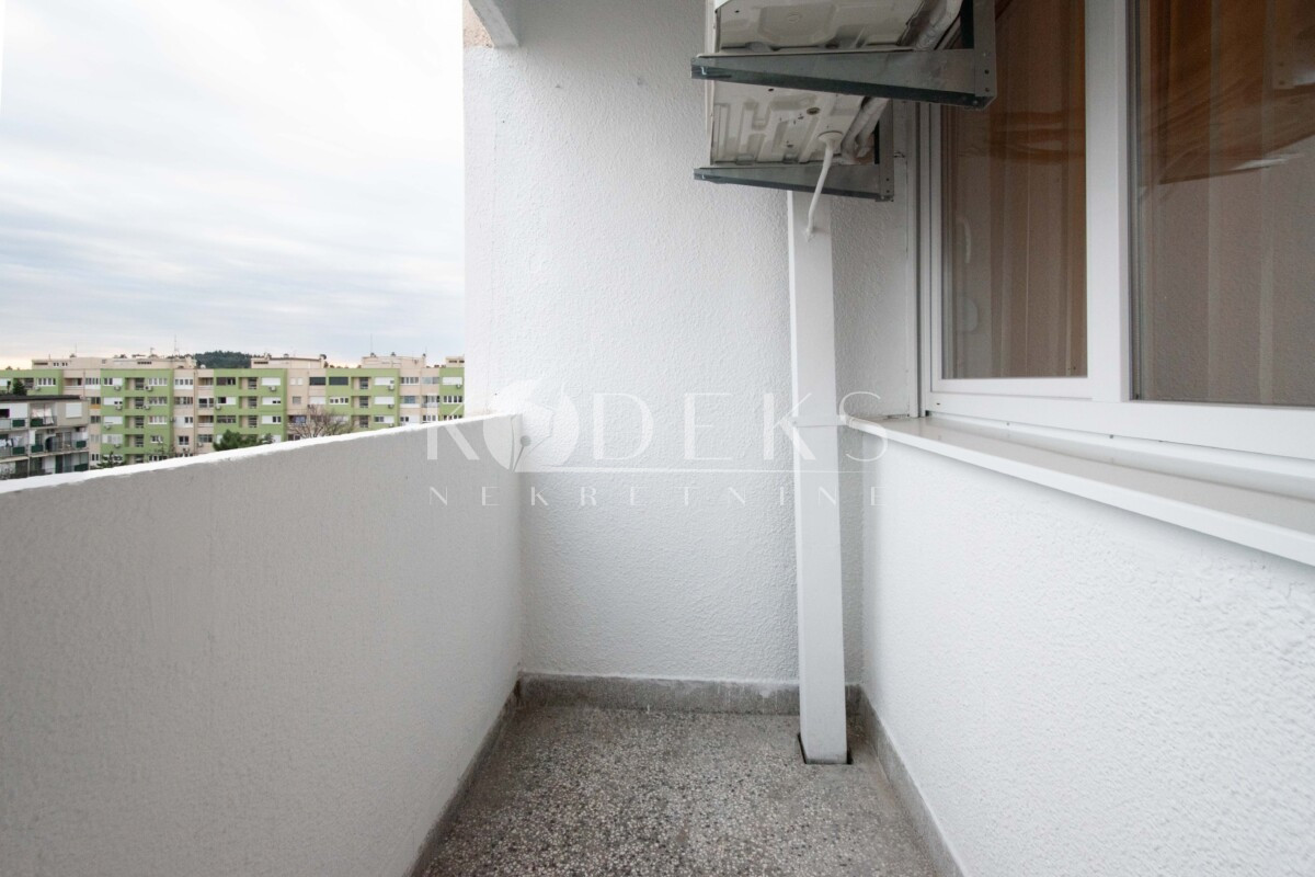 trosoban stan izdavanje preko morace three bedroom apartment for rent novi grad-15