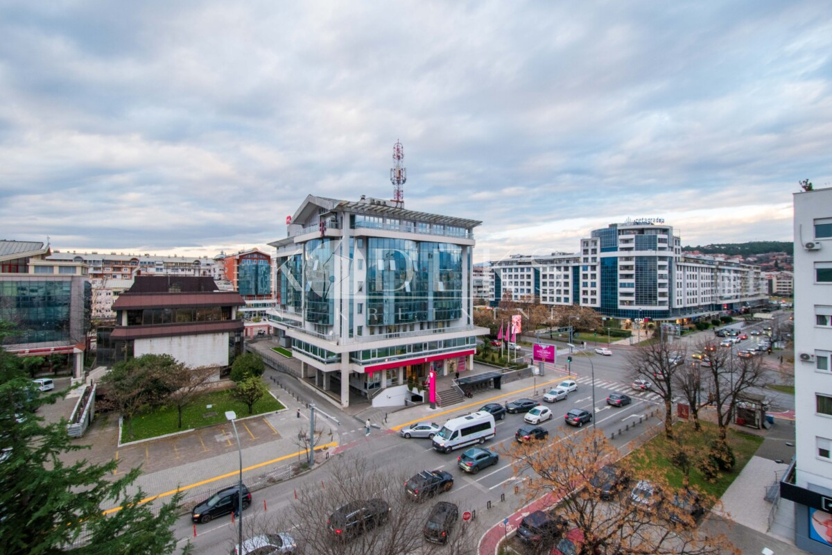 trosoban stan izdavanje preko morace three bedroom apartment for rent novi grad-17