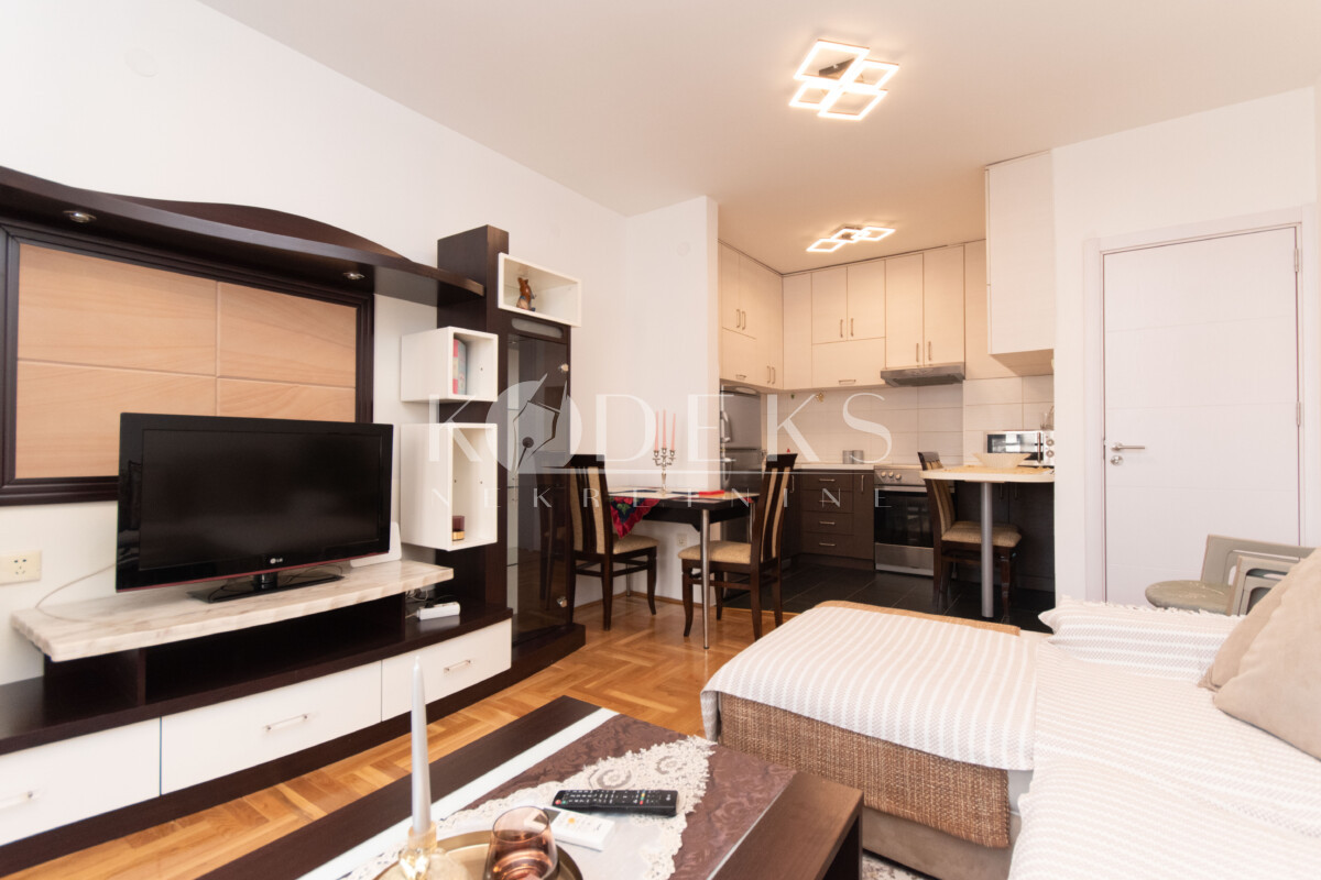 dvosoban stan izdavanje big fashion two bedroom apartment for rent podgorica krivi most-7