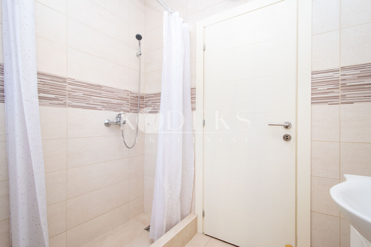 dvosoban stan izdavanje poslovni prostor two bedroom apartment for rent podgorica gorica C-10