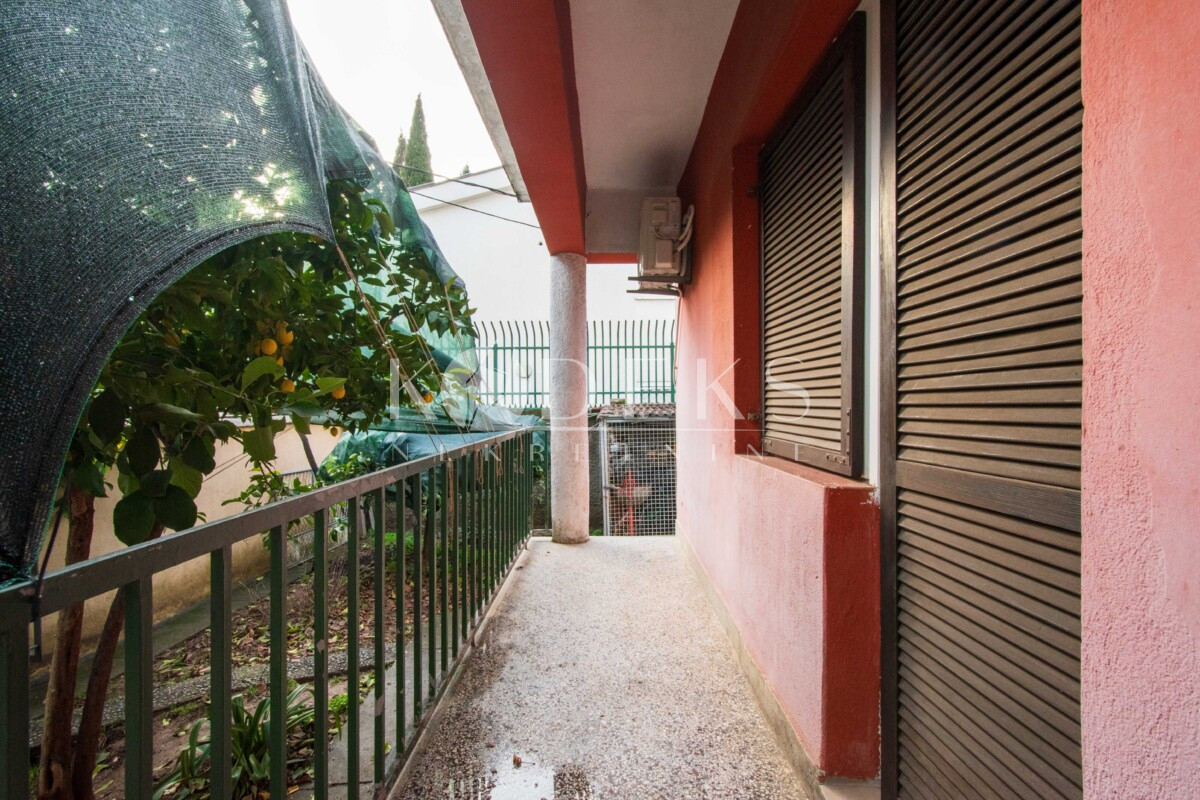 dvosoban stan izdavanje poslovni prostor two bedroom apartment for rent podgorica gorica C-12