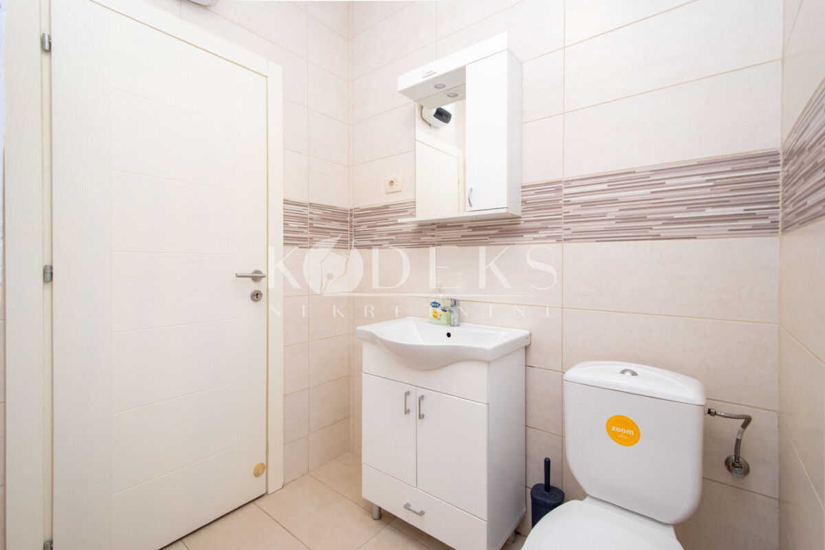 dvosoban stan izdavanje poslovni prostor two bedroom apartment for rent podgorica gorica C-9