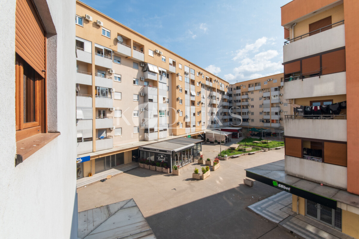 dvosoban stan izdavanje stari aerodrom two bedroom apartment for rent podgorica sicilija tc forum avda medjedovica pera cetkovica-12