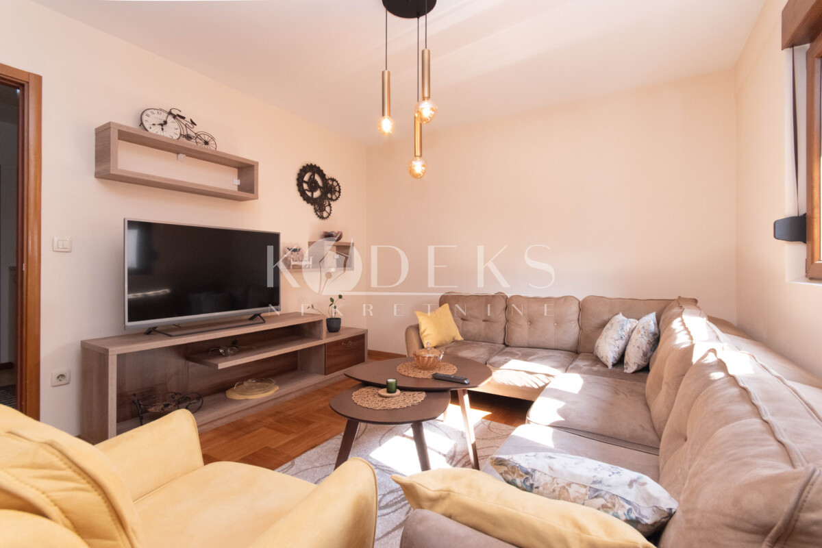 dvosoban stan izdavanje stari aerodrom two bedroom apartment for rent podgorica sicilija tc forum avda medjedovica pera cetkovica-2