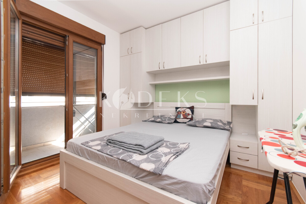 dvosoban stan izdavanje stari aerodrom two bedroom apartment for rent podgorica sicilija tc forum avda medjedovica pera cetkovica-4