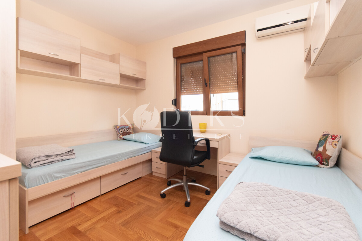 dvosoban stan izdavanje stari aerodrom two bedroom apartment for rent podgorica sicilija tc forum avda medjedovica pera cetkovica-6