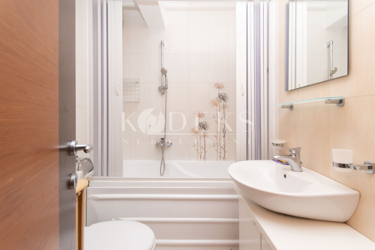 dvosoban stan izdavanje stari aerodrom two bedroom apartment for rent podgorica sicilija tc forum avda medjedovica pera cetkovica-7