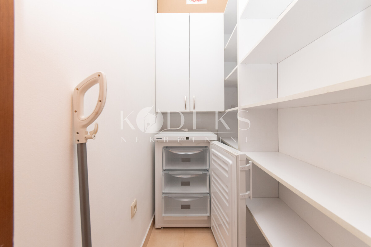 dvosoban stan izdavanje stari aerodrom two bedroom apartment for rent podgorica sicilija tc forum avda medjedovica pera cetkovica-9