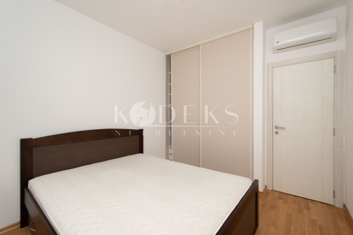 dvosoban stan izdavanje two bedroom apartment for rent dalmatinska nova slovacka blok 6 9 5-6