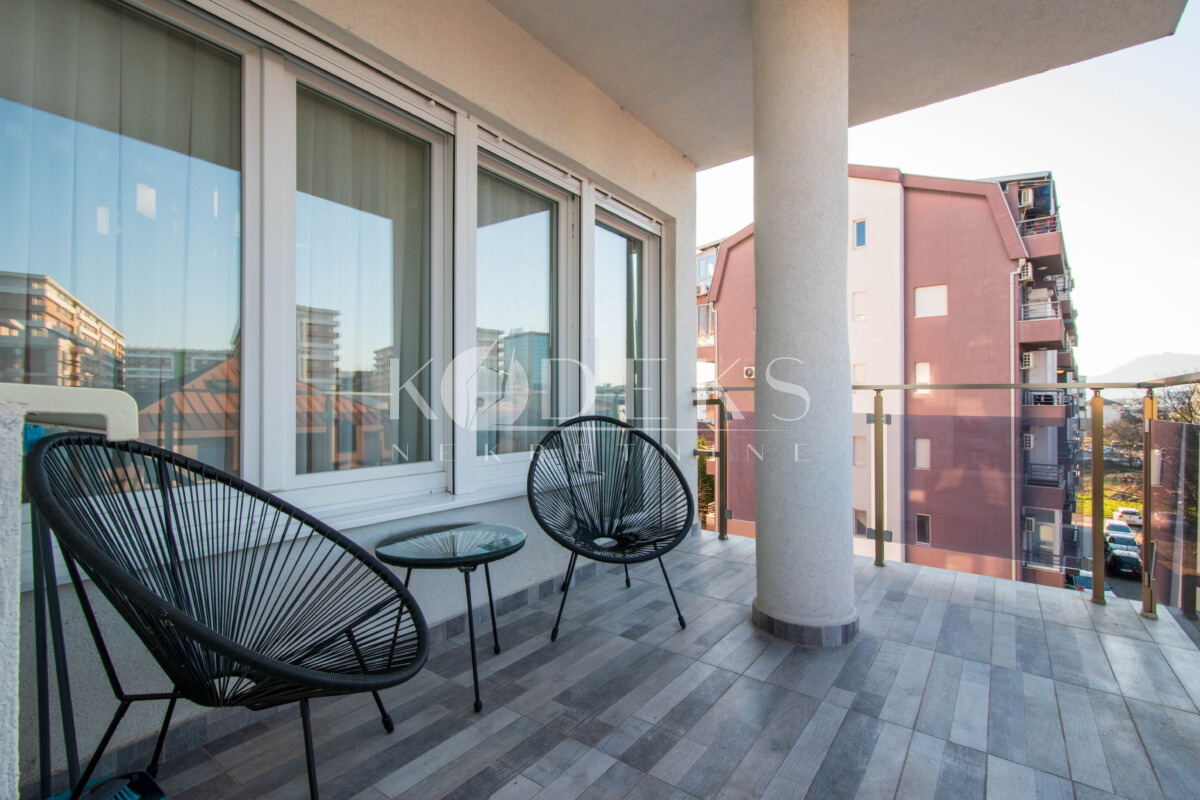 dvosoban stan izdavanje two bedroom apartment for rent podgorica central point big fashion-12