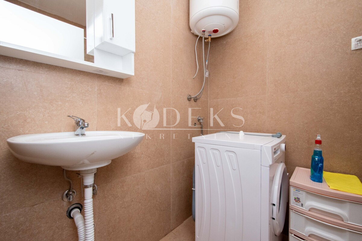 jednosoban stan izdavanje tolosi posh residence one bedroom apartment for rent-6