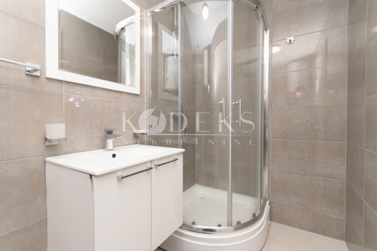 trosoban stan izdavanje three bedroom apartment for rent podgorica two dvosoban juzna kapija grada osmanagic nas diskont lakovic-12