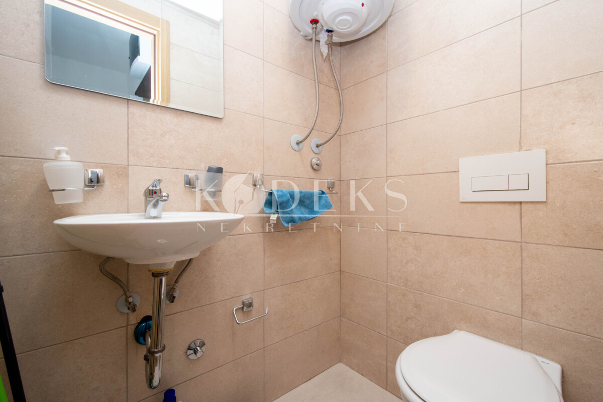 dvosoban stan izdavanje two bedroom apartment for rent podgorica stari aerodrom konik lakovic -11