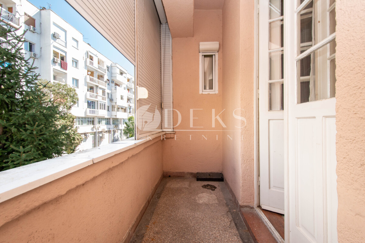 trosoban stan izdavanje three bedroom apartment for rent podgorica city center centar-10