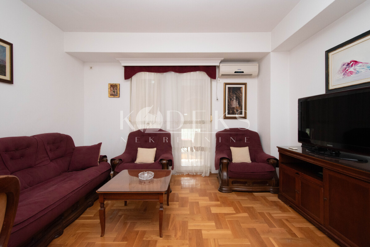 dvosoban stan izdavanje two bedroom apartment for rent blok 6 9 5 dalmatinska slovacka hulk teretana-2