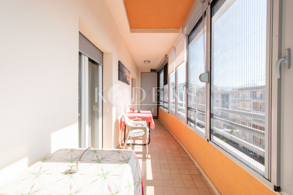 dvosoban stan izdavanje two bedroom apartment for rent city kvart master central point big fashion podgorica-14