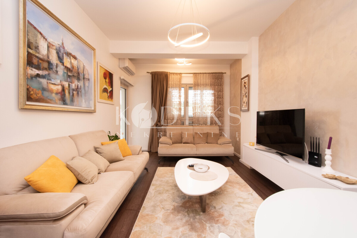dvosoban stan izdavanje two bedroom apartment for rent podgorica vezirov most vezir zgrada momisici preko morace obala-1