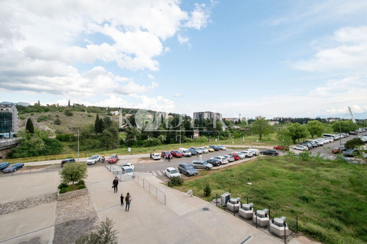 dvosoban stan izdavanje two bedroom apartment for rent podgorica vezirov most vezir zgrada momisici preko morace obala-15