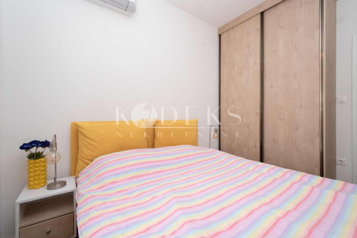 dvosoban stan izdavanje two bedroom apartment for rent podgorica vezirov most vezir zgrada momisici preko morace obala-8