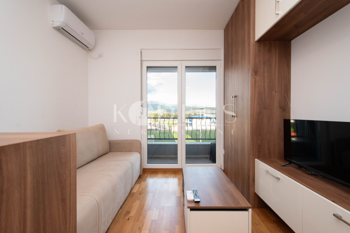 izdavanje garsonjera stari aerodrom veljka vlahovica radgost studio apartment for rent podgorica FSCG-1