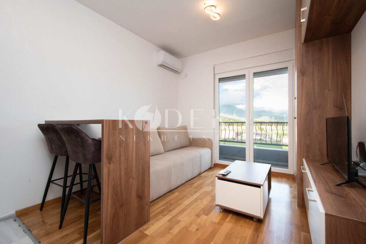 izdavanje garsonjera stari aerodrom veljka vlahovica radgost studio apartment for rent podgorica FSCG-2