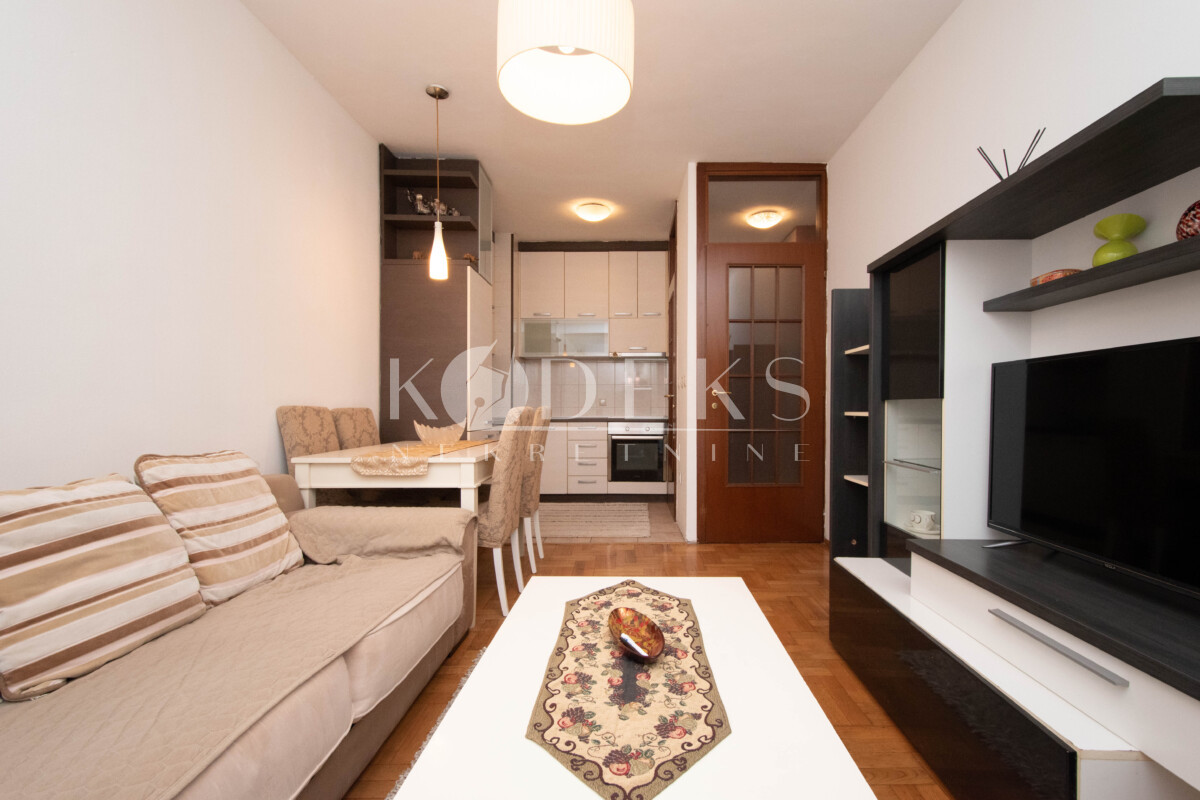 jednosoban stan izdavanje one bedroom apartment for rent podgorica Stari aerodrom-2