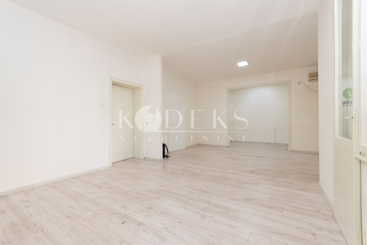 poslovni prostor izdavanje centar podgorica city center office space for rent (2)