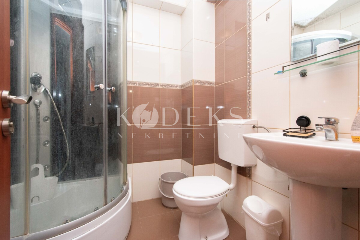trosoban stan izdavanje three bedroom apartment for rent 1. maj city kvart central point-2