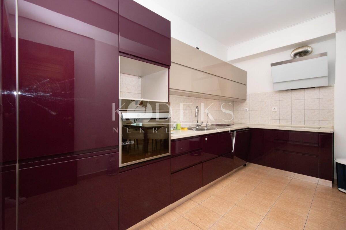 trosoban stan izdvanje city kvart master big fashion central point three bedroom apartment for rent podgorica-4