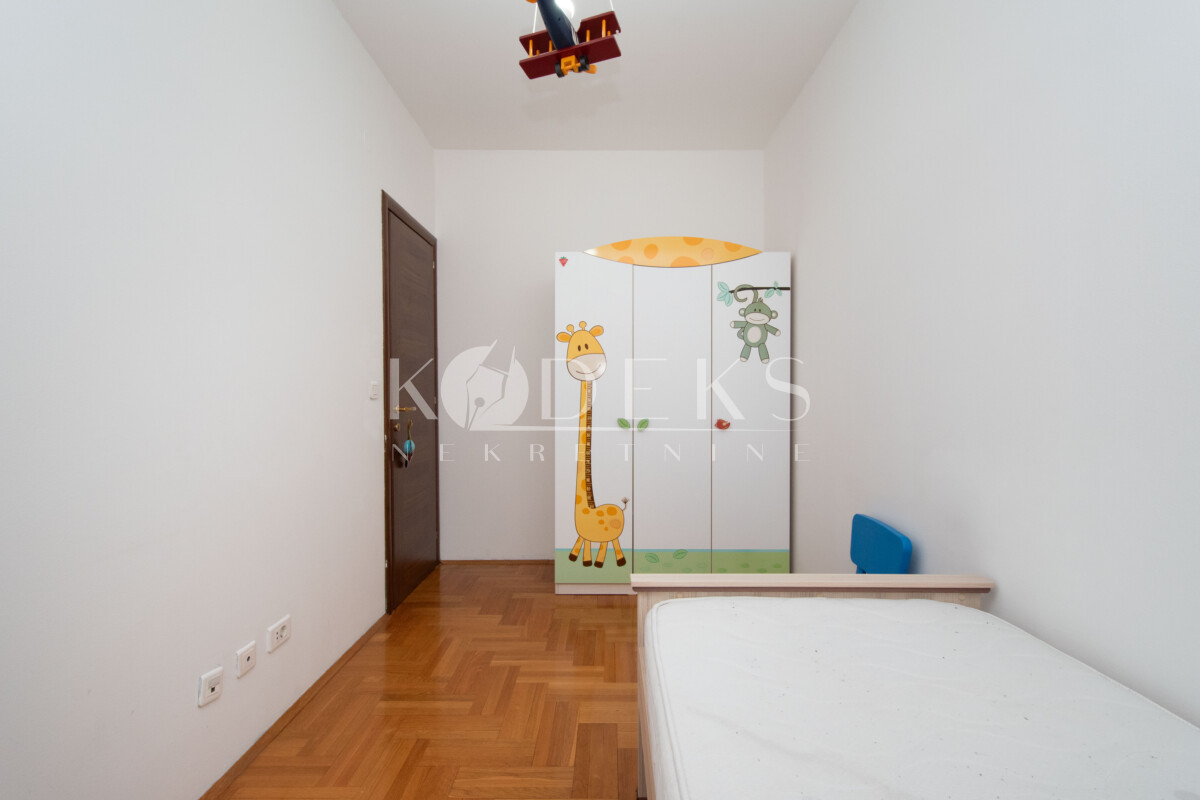 trosoban stan izdvanje city kvart master big fashion central point three bedroom apartment for rent podgorica-6