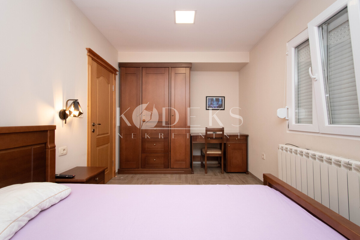 trosoban stan izdvanje masline skopska ulica three bedroom apartment for rent podgorica-12