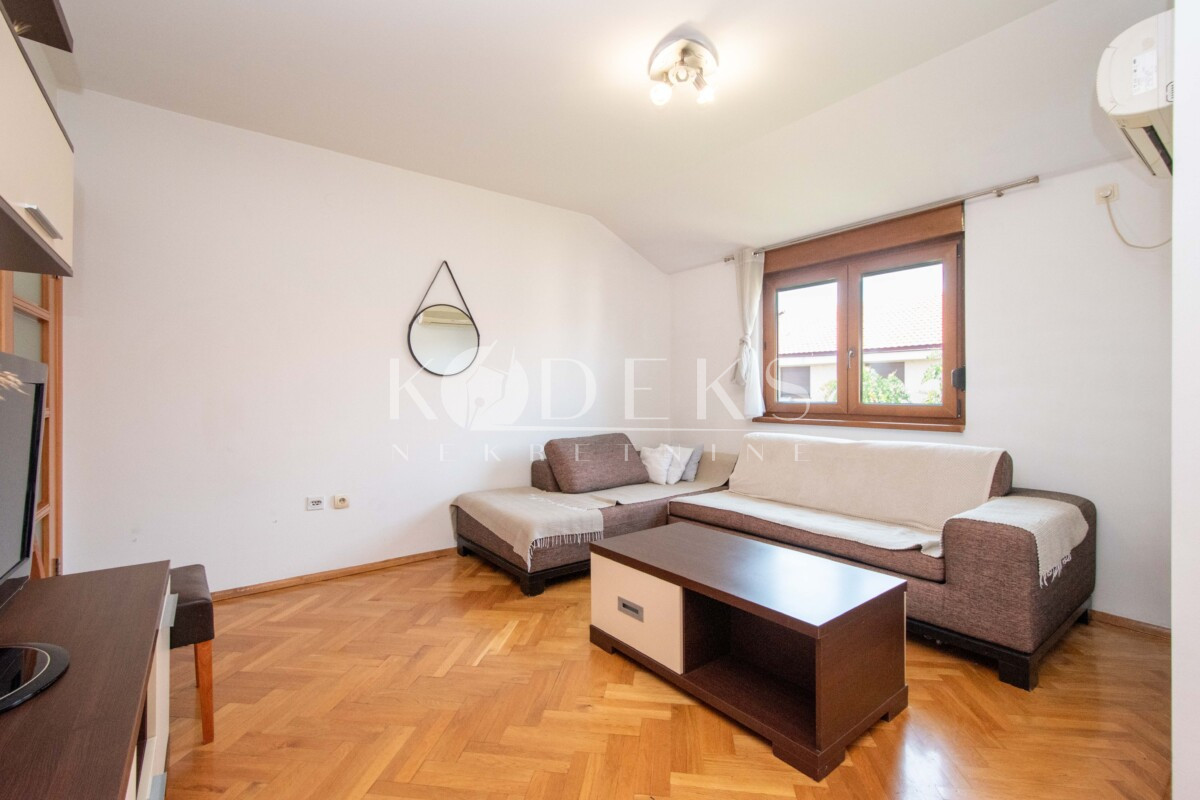 jednosoban stan izdavanje dalmatinska one bedroom apartment blok 9 for rent-4
