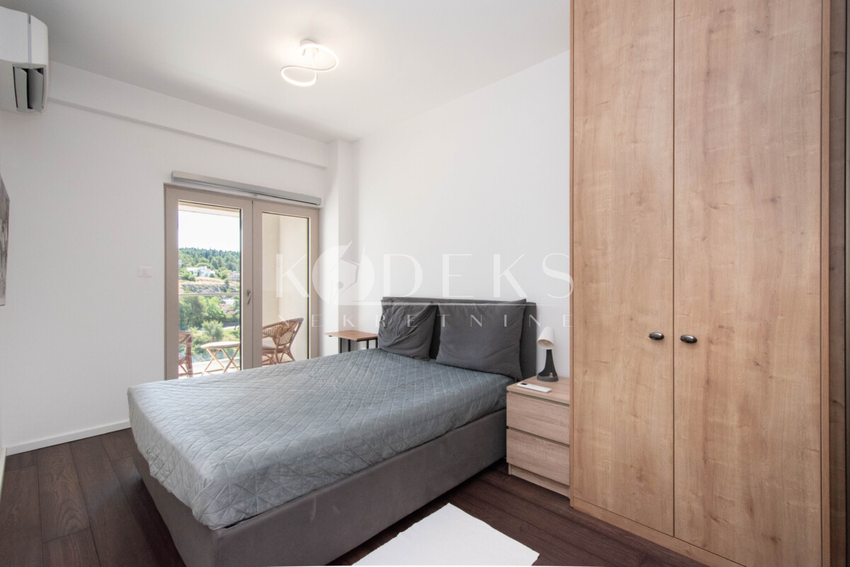 jednosoban stan izdavanje vezir zgrada vezirov most one bedroom apartment for rent momisici preko morace-5