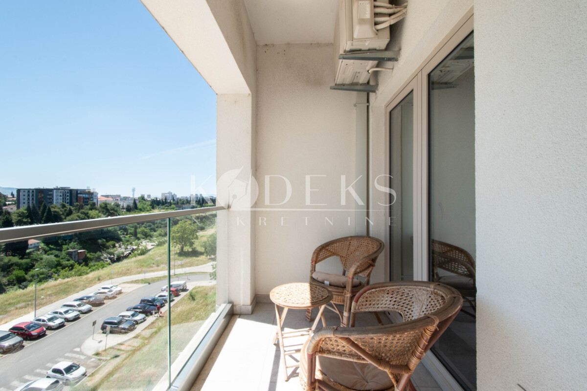 jednosoban stan izdavanje vezir zgrada vezirov most one bedroom apartment for rent momisici preko morace-8