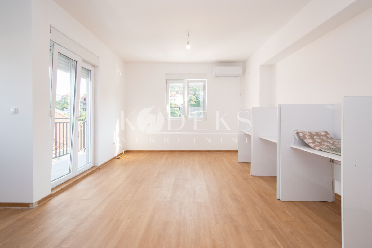 dvosoban stan izdavanje two bedroom apartment for rent podgorica zabjelo-2