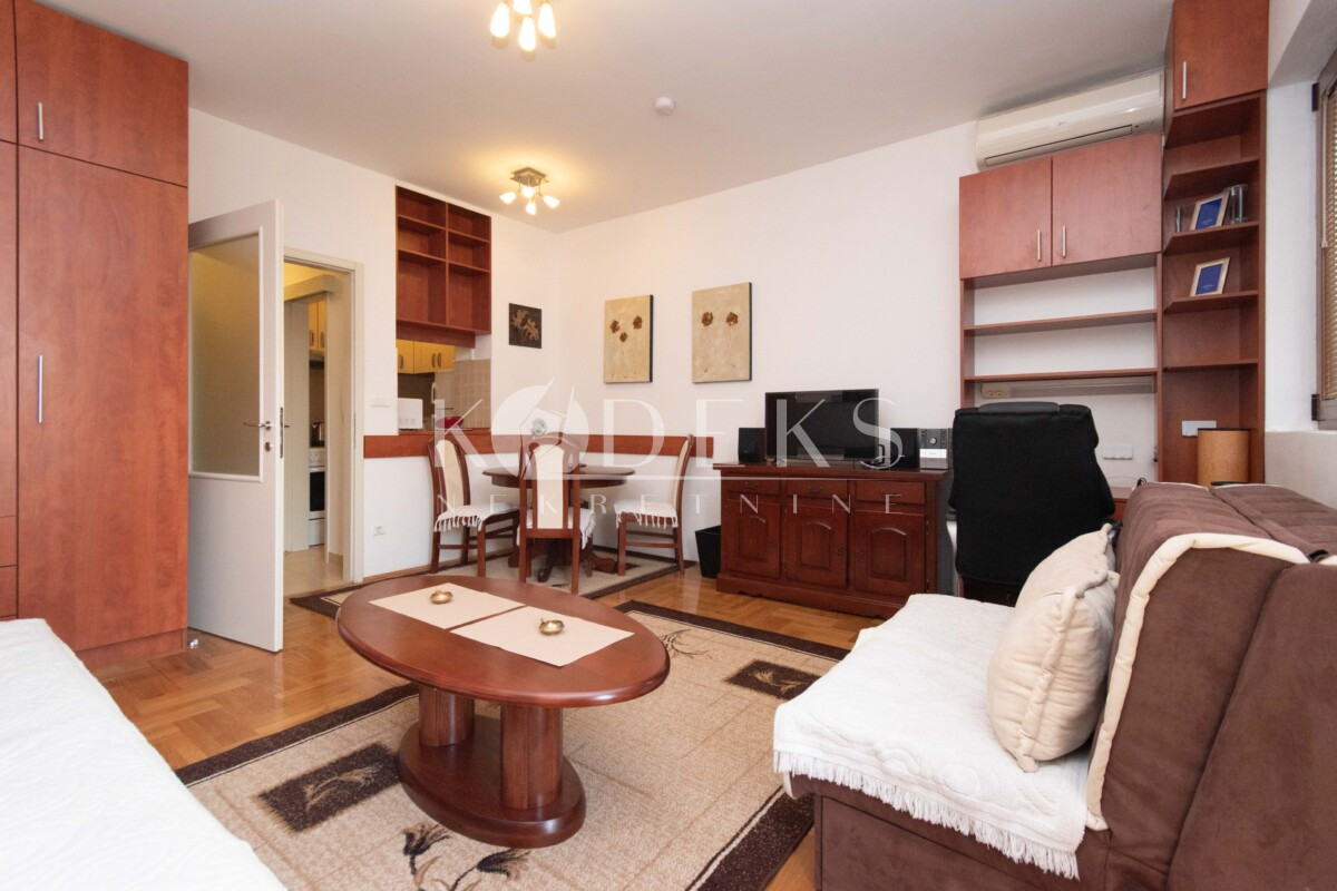 garsonjera izdavanje studio apartment for rent podgorica preko morace krusevac -3