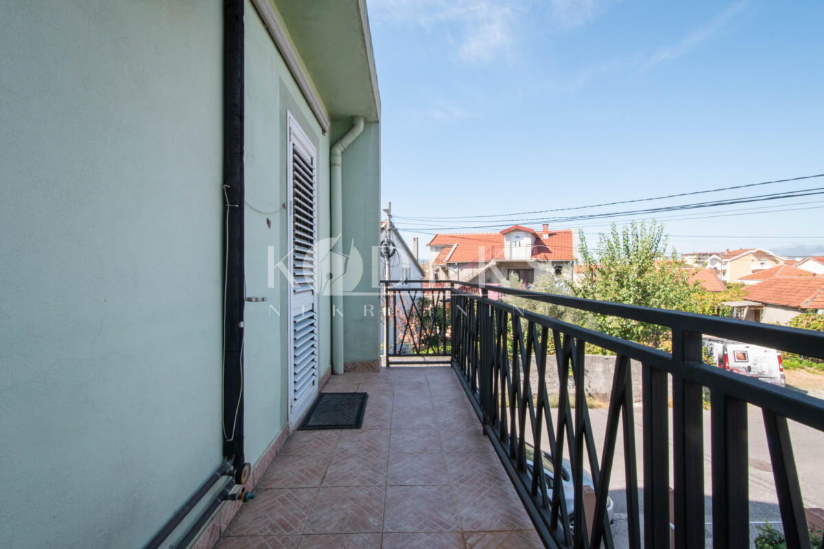 izdavanje kuća zelenika house for rent podgorica zabjelo-18