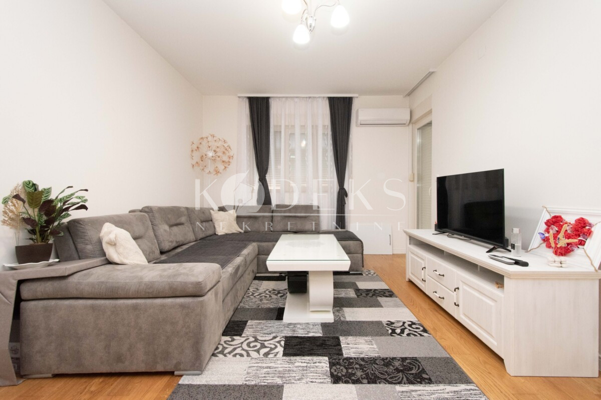 jednosoban stan izdavanje central point big fashion one bedroom apartment for rent podgorica -1