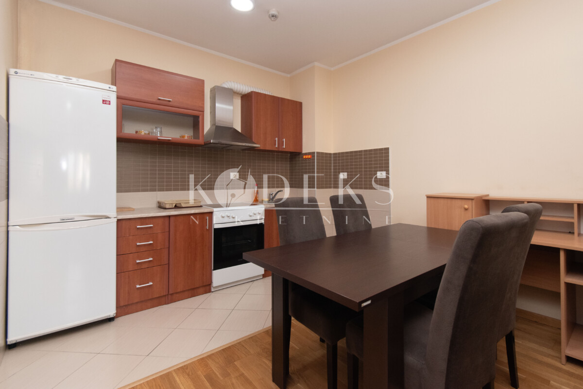 jednosoban stan izdavanje siti kvart one bedroom apartment for rent podgorica big fashion (2)