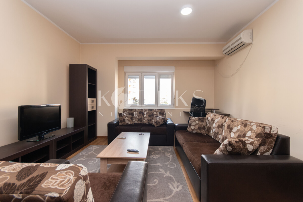 jednosoban stan izdavanje siti kvart one bedroom apartment for rent podgorica big fashion (5)