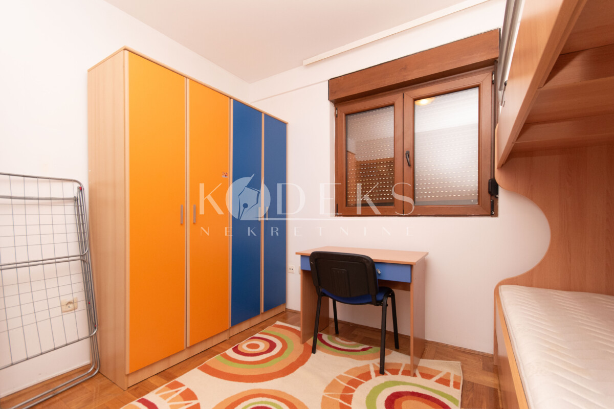trosoban stan izdavanje stari aerodrom podgorica three bedroom apartment for rent montenegro crna gora (11)
