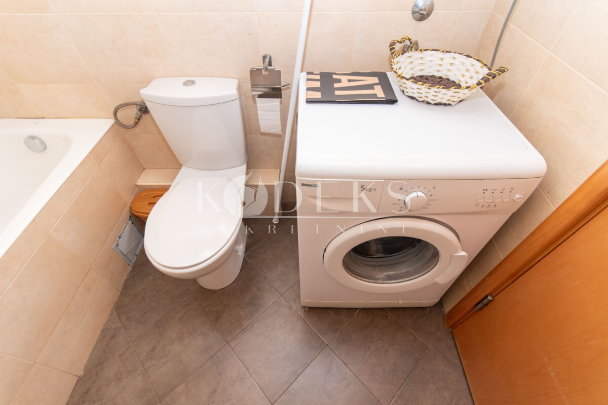 trosoban stan izdavanje stari aerodrom podgorica three bedroom apartment for rent montenegro crna gora (13)